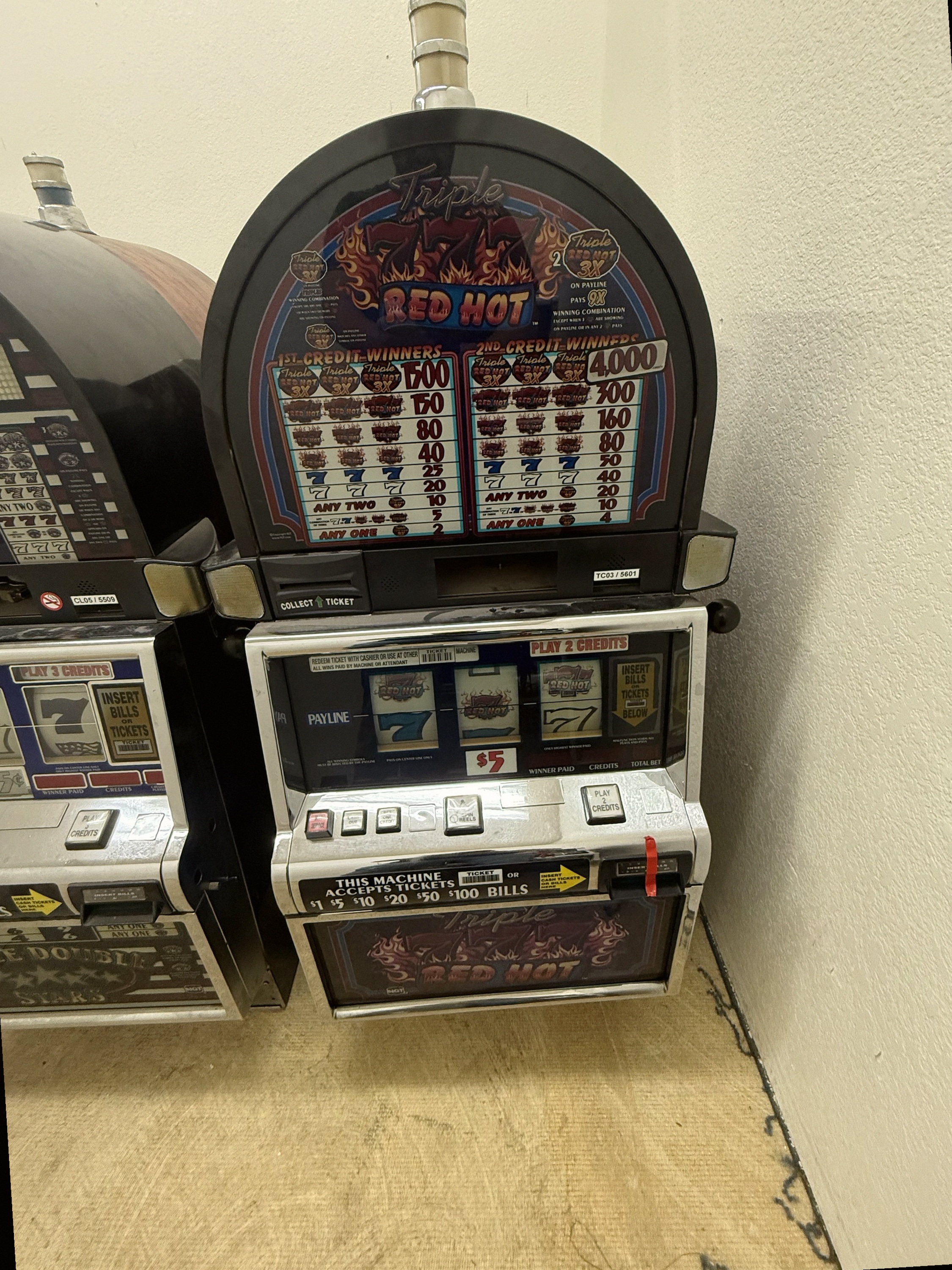 IGT S2000 Triple Red Hot 777 Stepper Cabinet